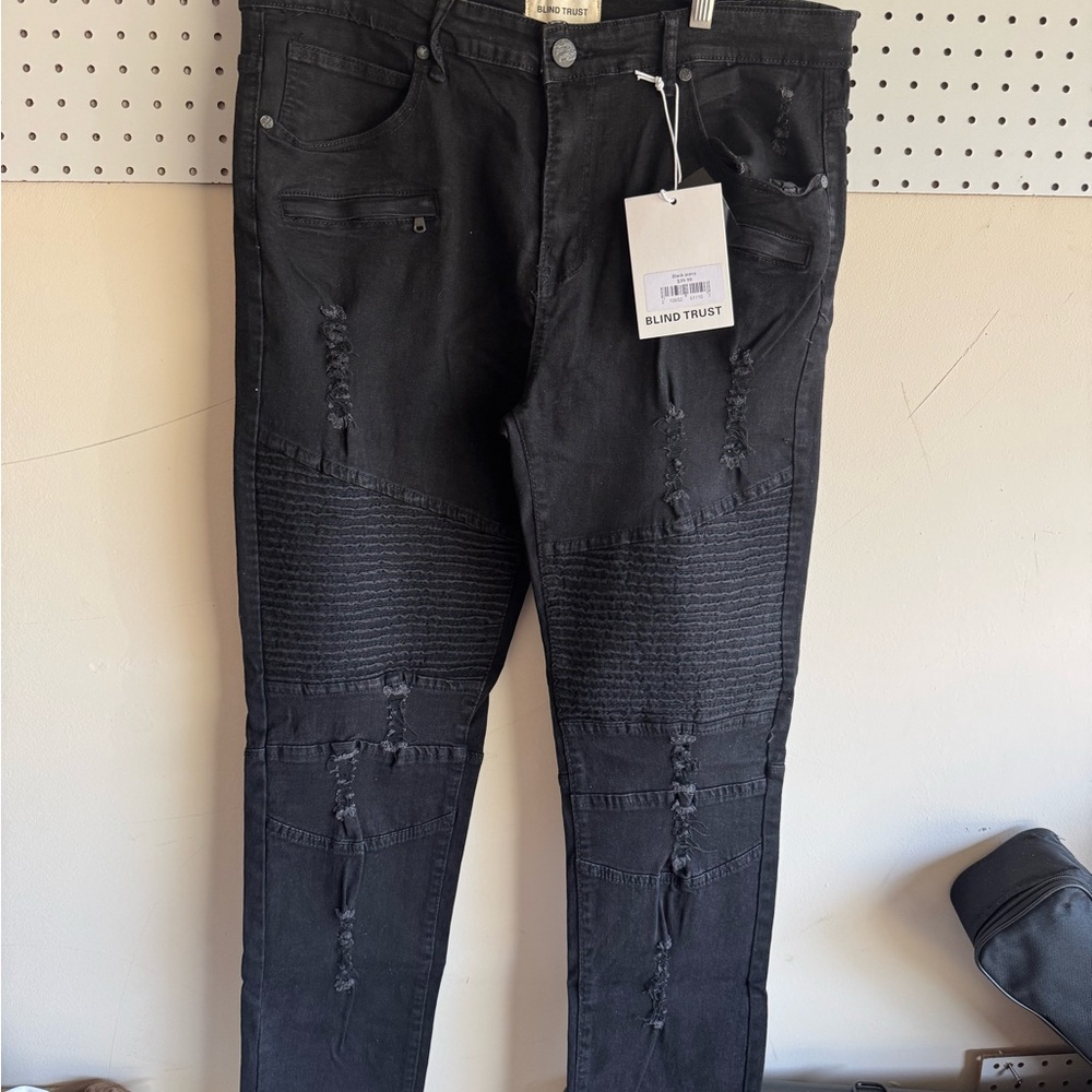 Men's Black Distressed Jeans